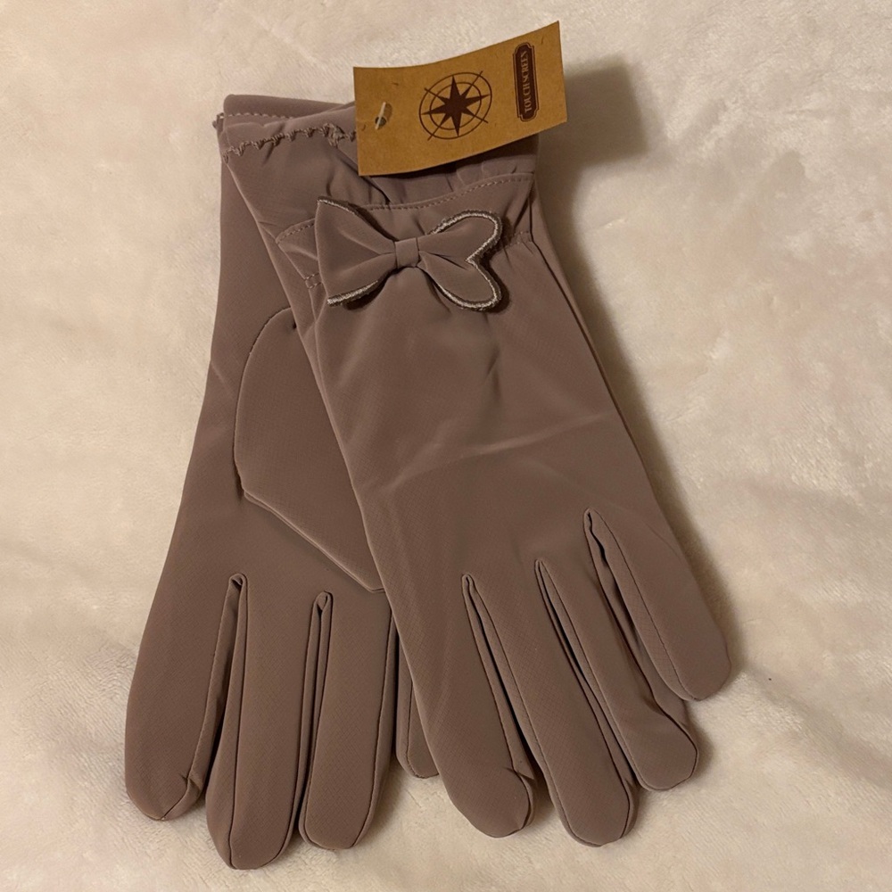 Elegant Assorted Gloves - Picture 4 of 8